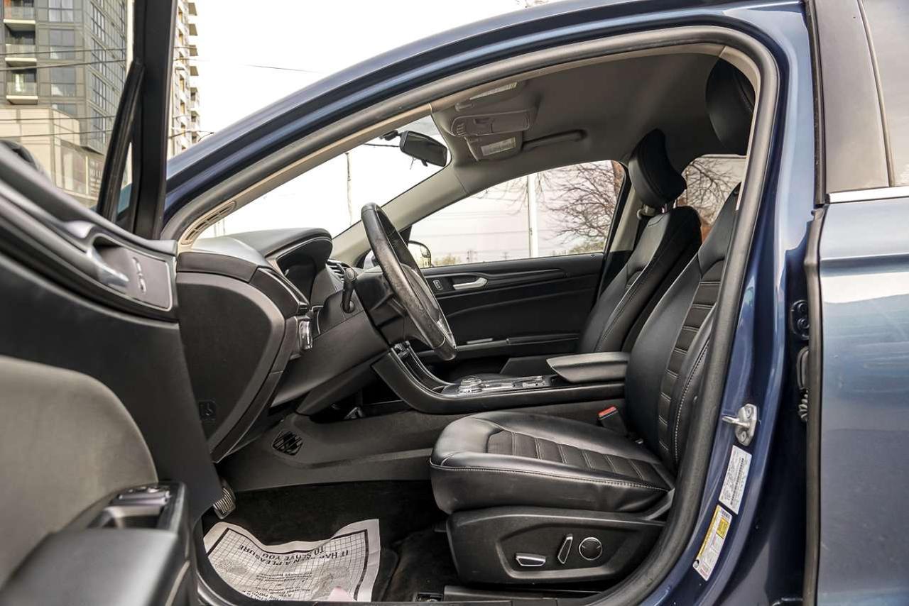 2018 Ford Fusion SE FWD Photo