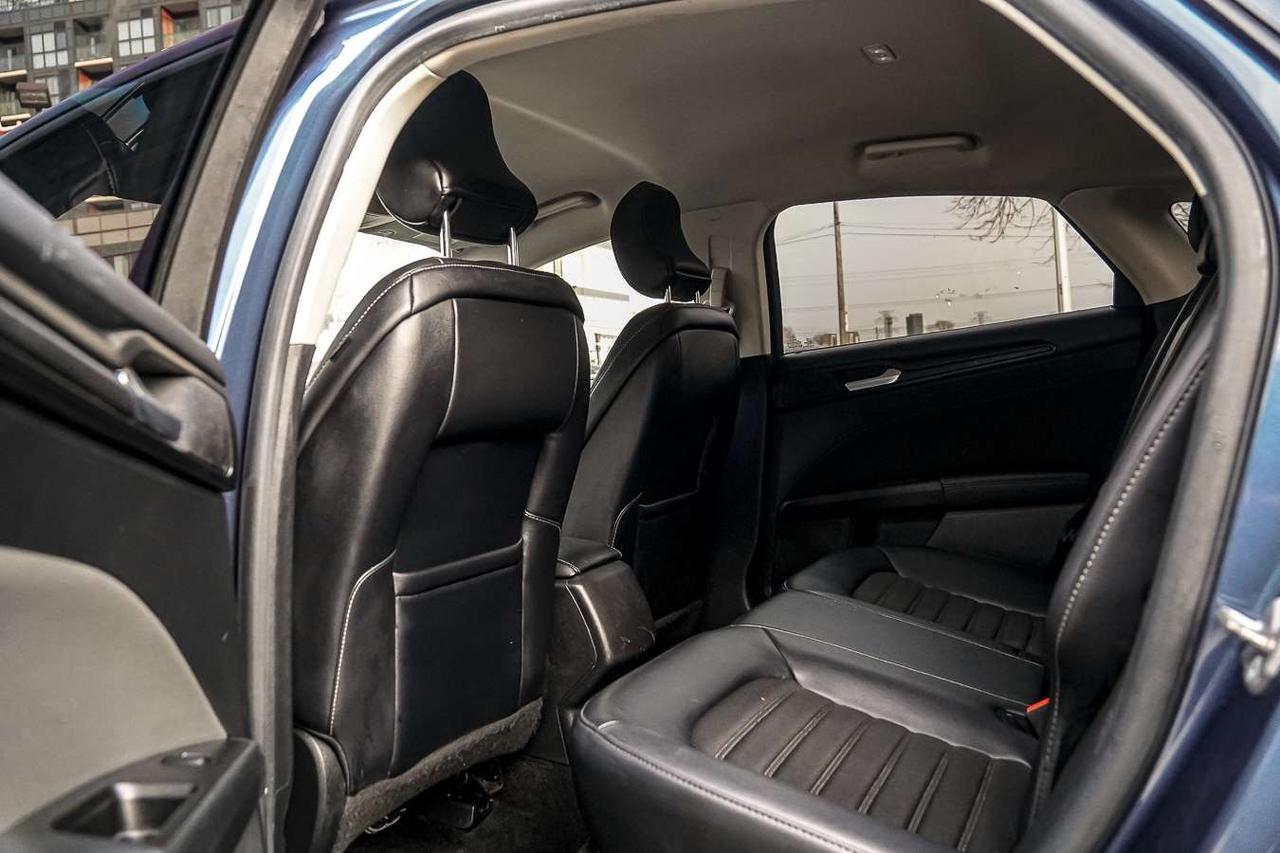 2018 Ford Fusion SE FWD Photo