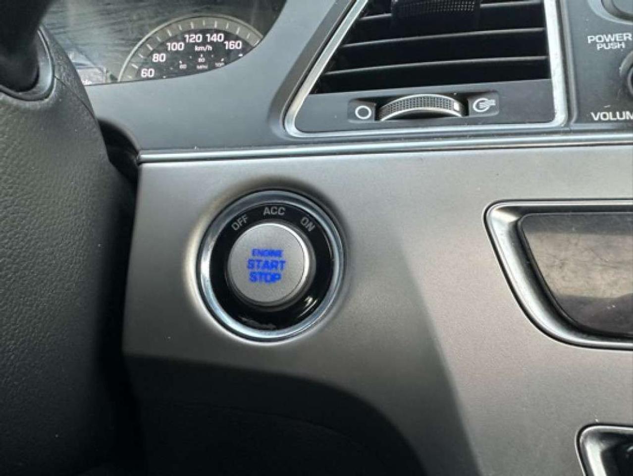 2017 Hyundai Sonata 4dr Sdn 2.4L Auto Photo4