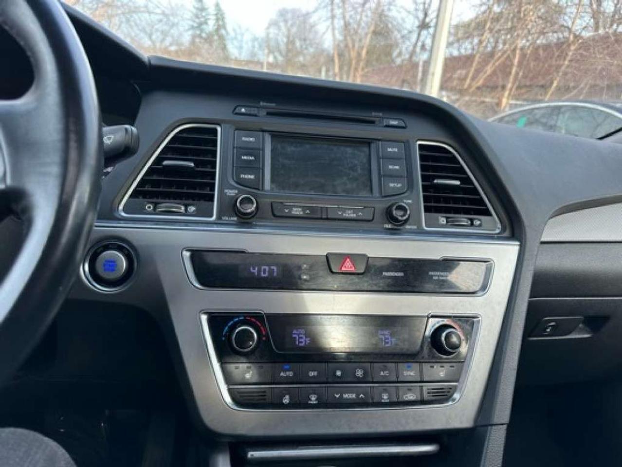 2017 Hyundai Sonata 4dr Sdn 2.4L Auto Photo1