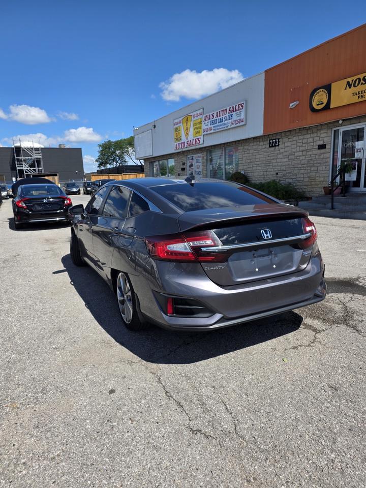 2018 Honda Clarity Touring Photo