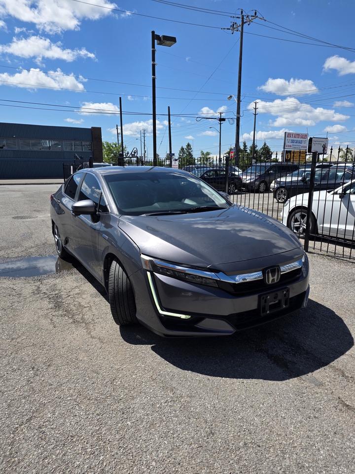 2018 Honda Clarity Touring Photo