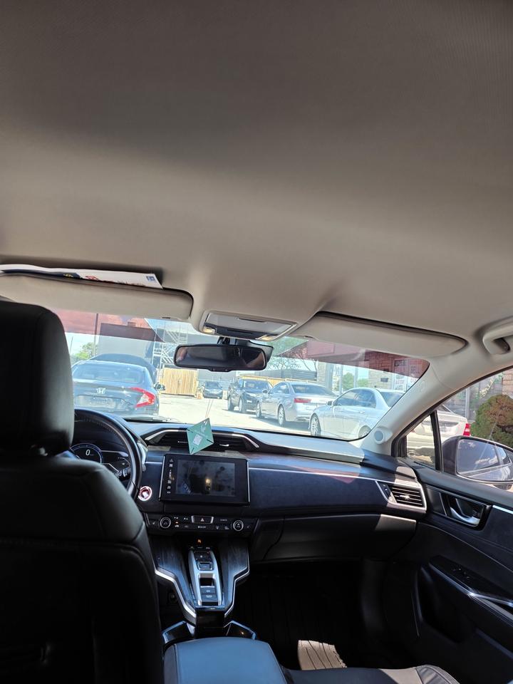 2018 Honda Clarity Touring Photo