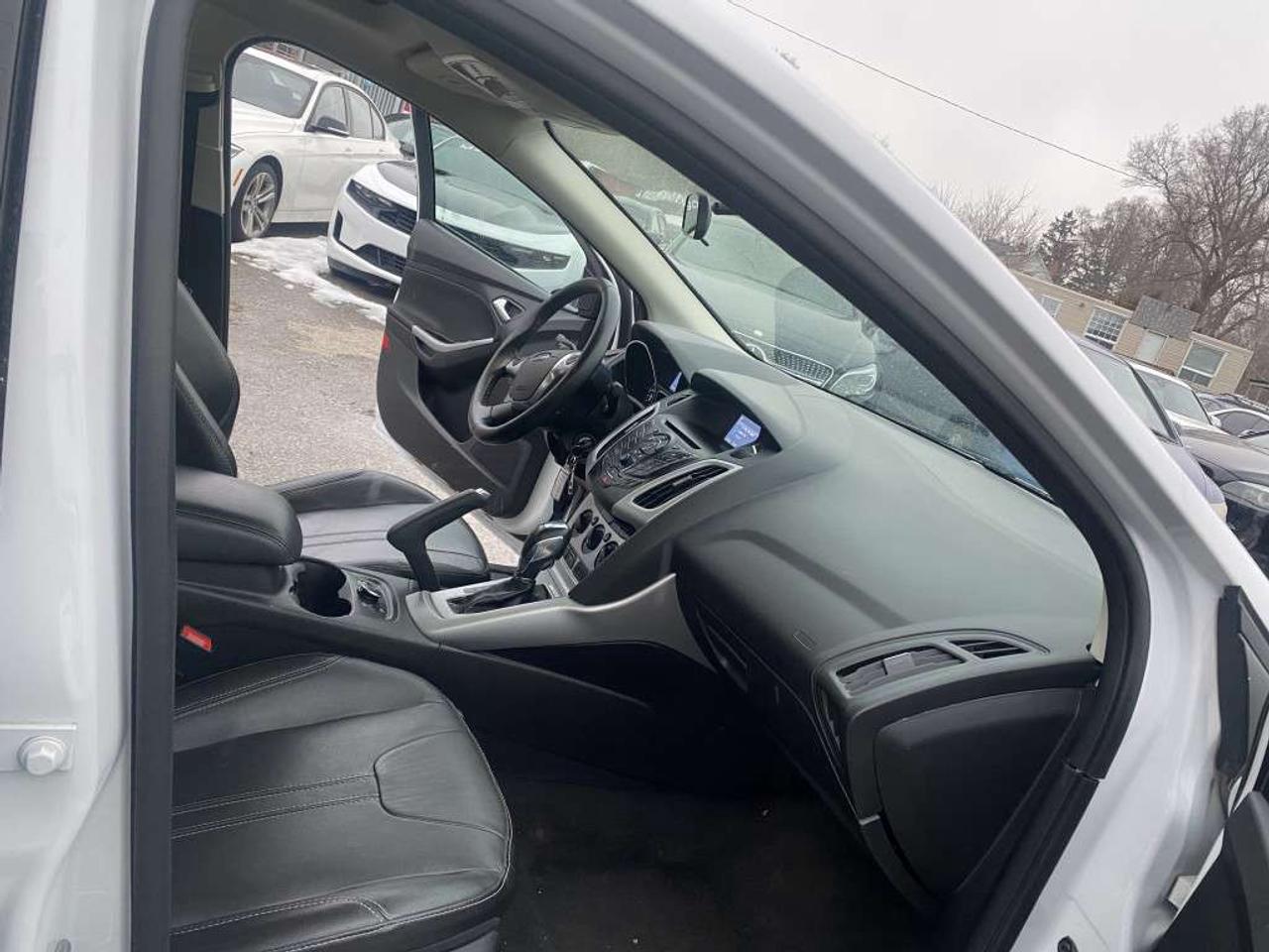 2013 Ford Focus 4dr Sdn Titanium Photo