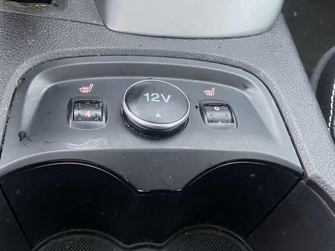 2013 Ford Focus 4dr Sdn Titanium Photo