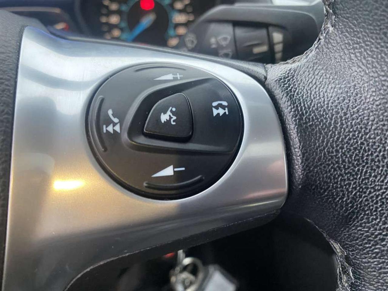 2013 Ford Focus 4dr Sdn Titanium Photo