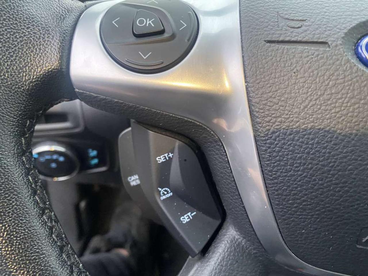 2013 Ford Focus 4dr Sdn Titanium Photo