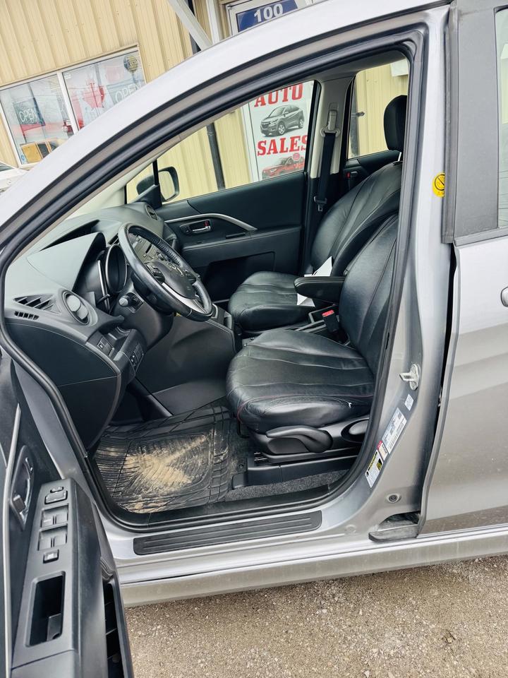 2017 Mazda Mazda 5 Grand Touring Photo