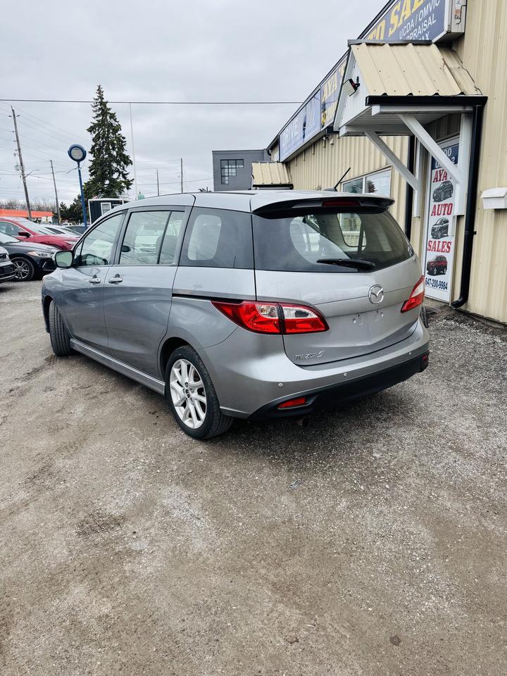 2017 Mazda Mazda 5 Grand Touring Photo