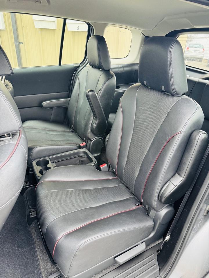 2017 Mazda Mazda 5 Grand Touring Photo