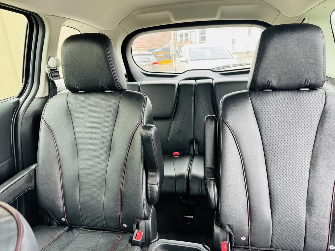 2017 Mazda Mazda 5 Grand Touring Photo