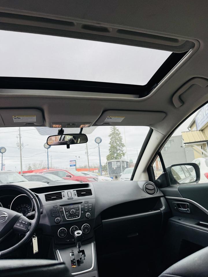 2017 Mazda Mazda 5 Grand Touring Photo