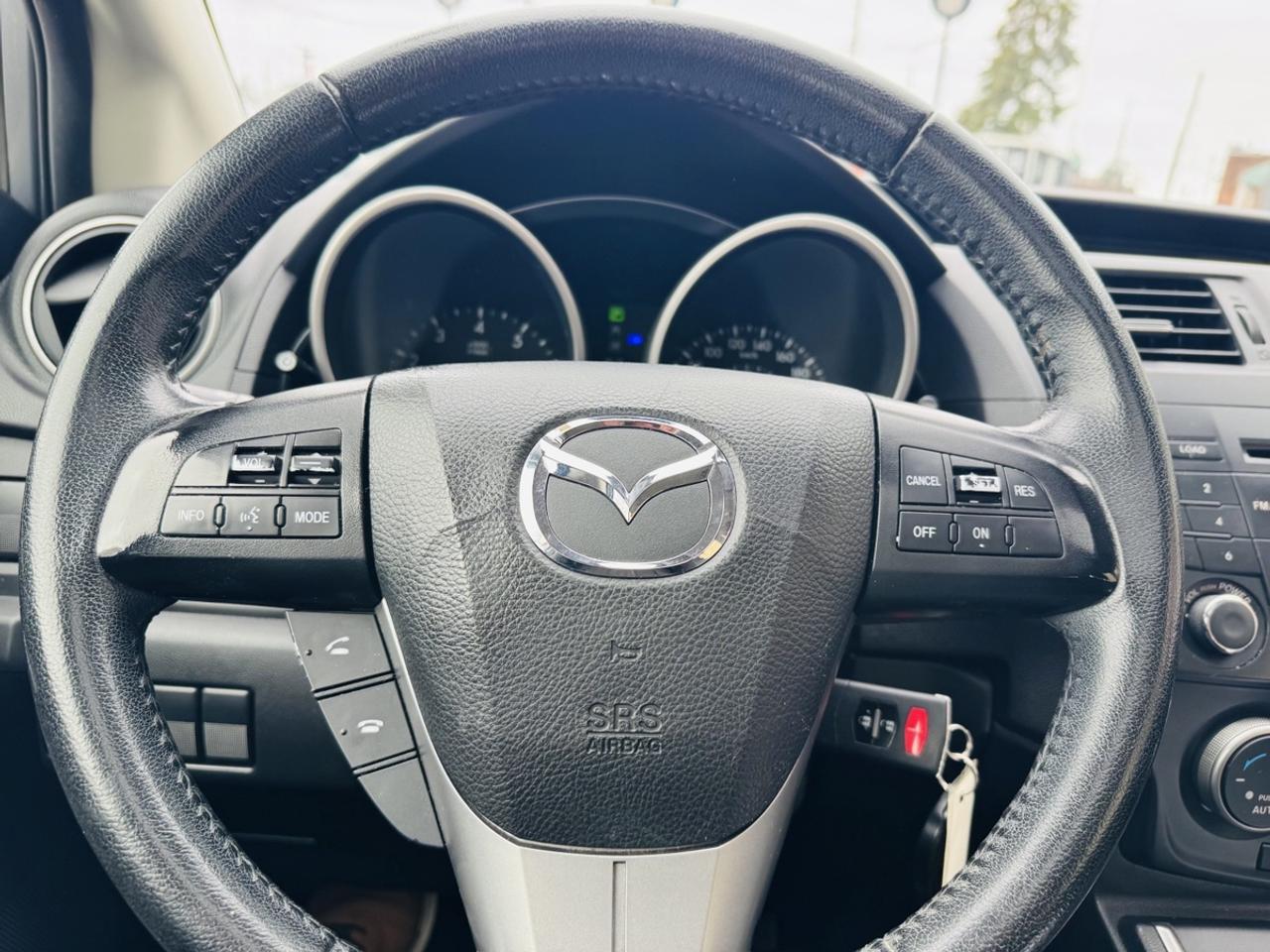 2017 Mazda Mazda 5 Grand Touring Photo