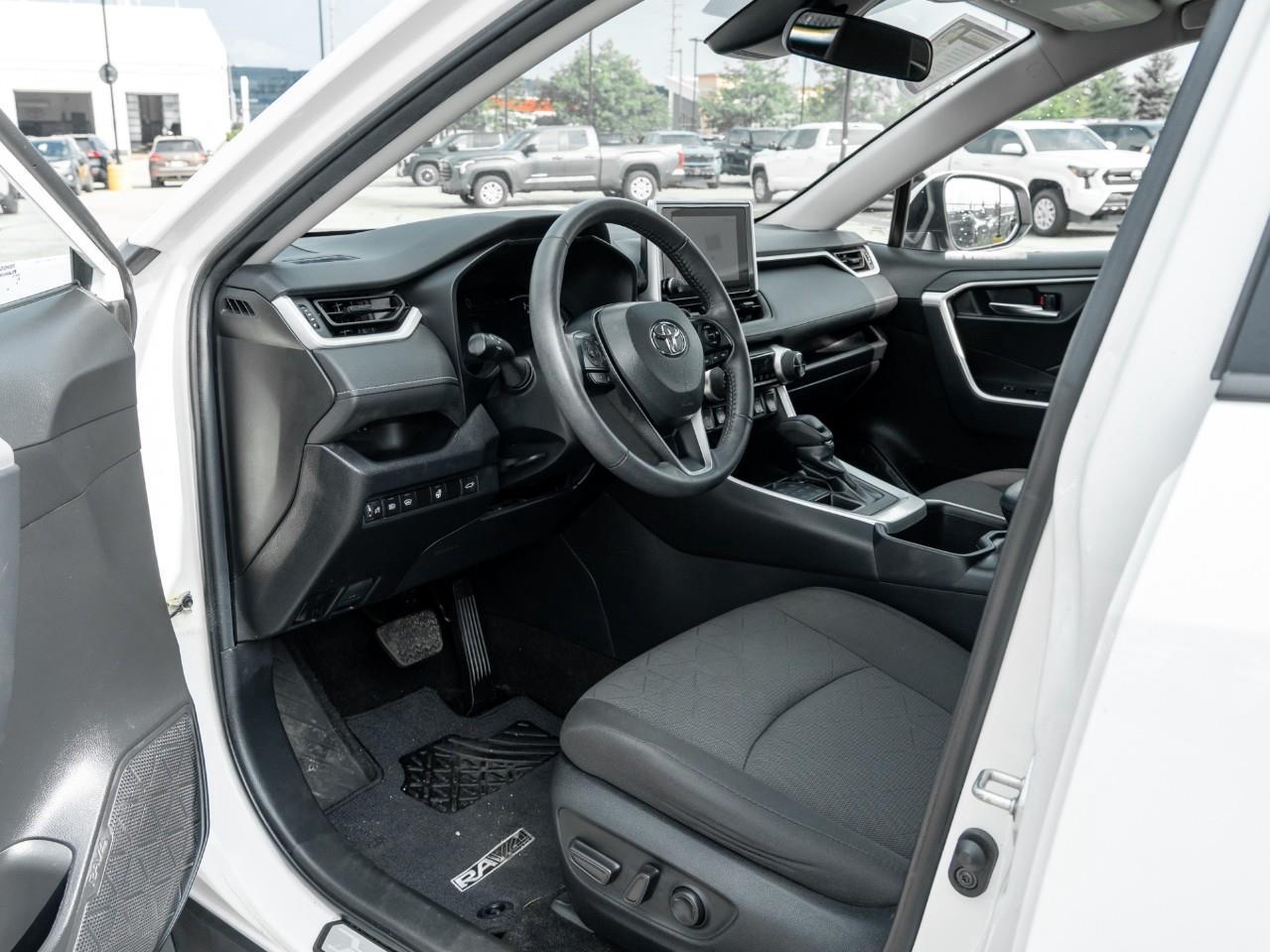 2024 Toyota RAV4 XLE 4dr All-wheel Drive Photo