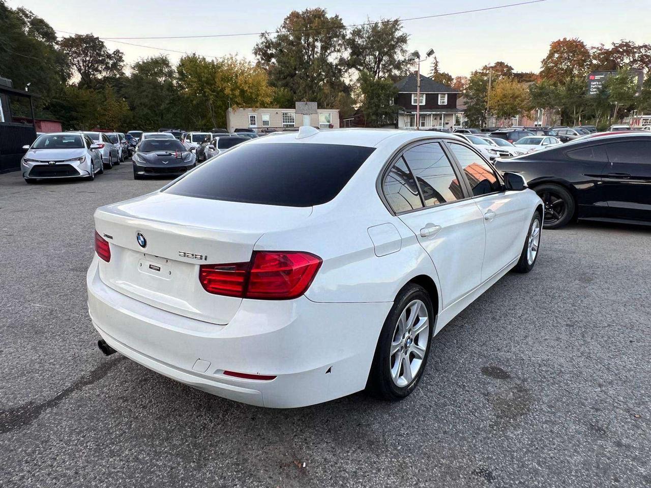 2013 BMW 3 Series 4dr Sdn 328i xDrive AWD Photo3