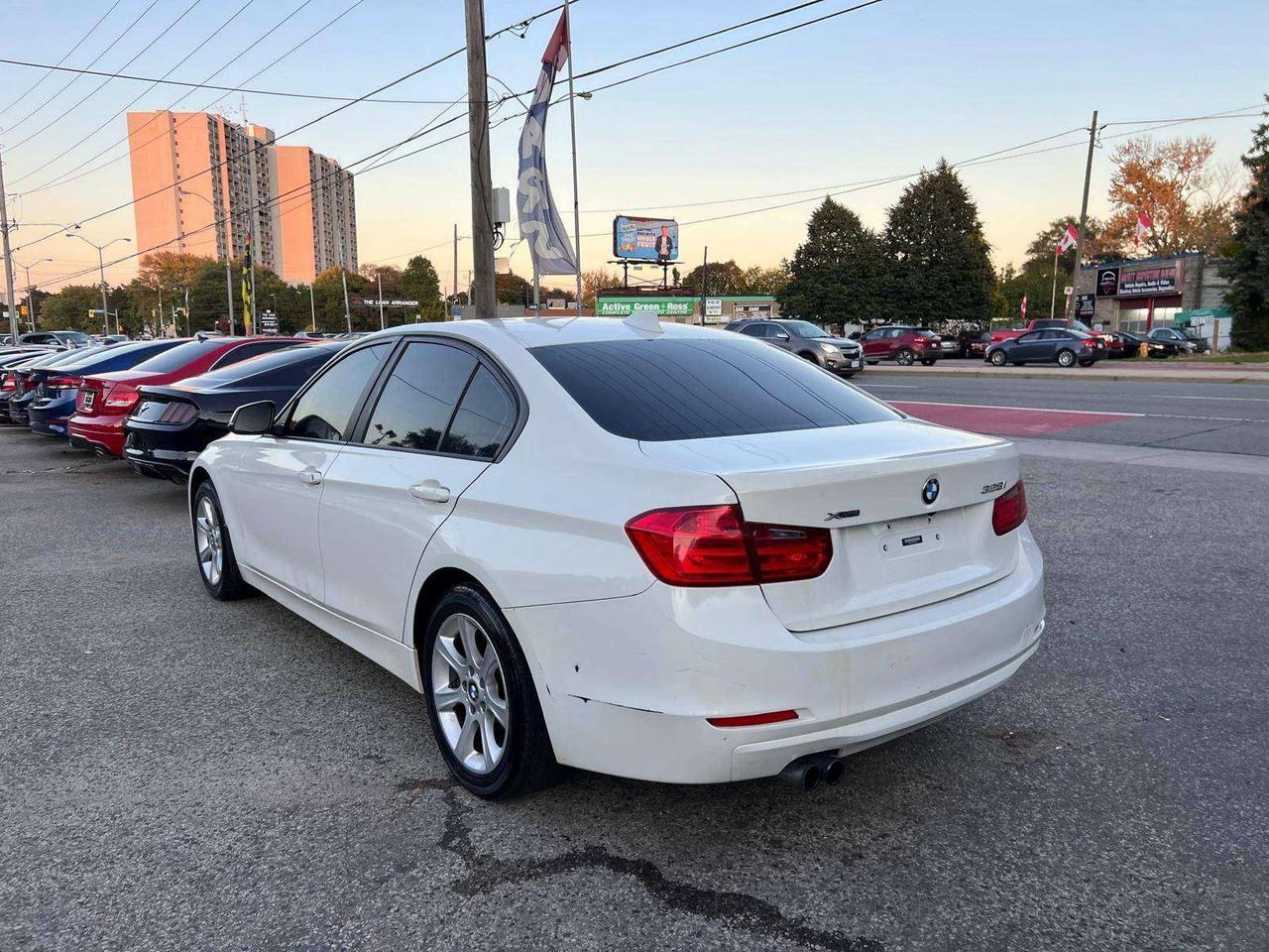2013 BMW 3 Series 4dr Sdn 328i xDrive AWD Photo