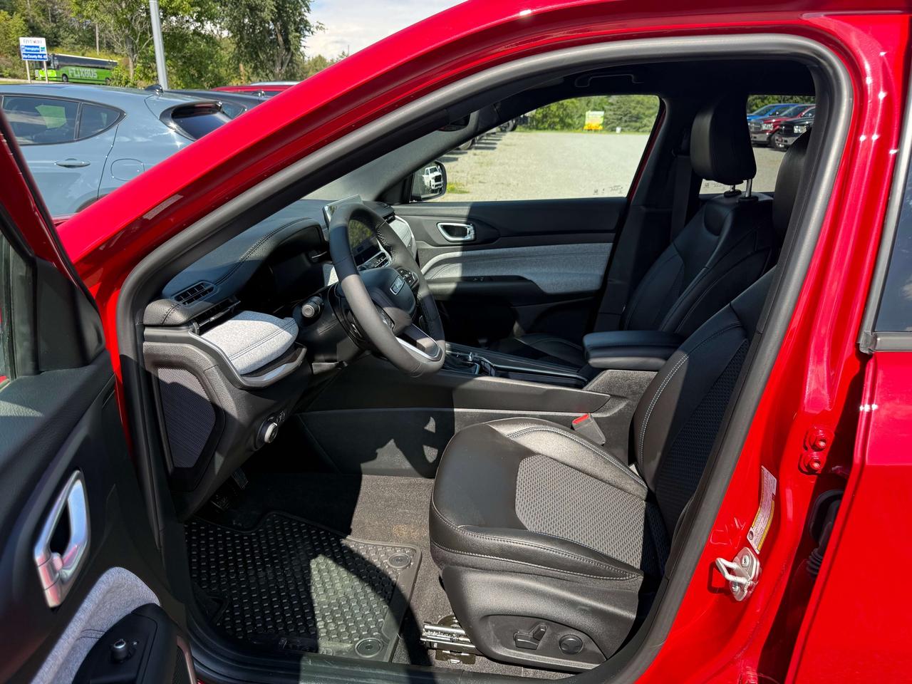 2024 Jeep Compass North - htd seats - remote start Photo