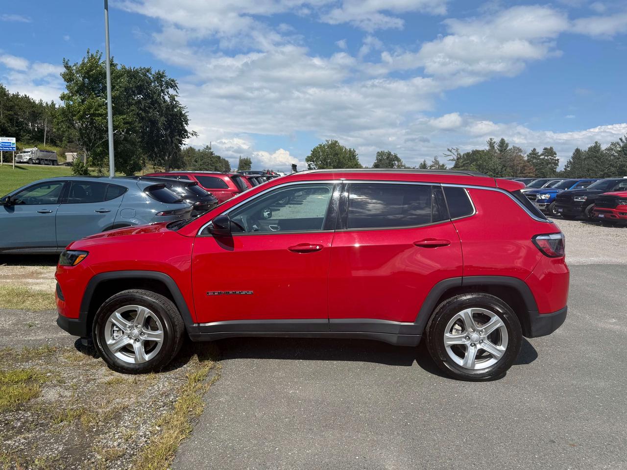 2024 Jeep Compass North - htd seats - remote start Photo1