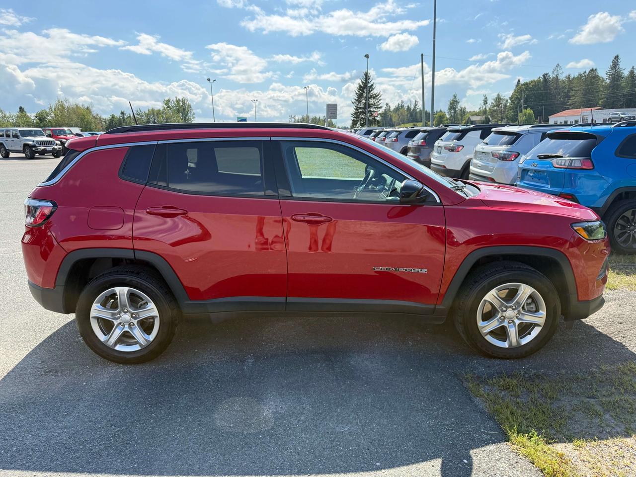 2024 Jeep Compass North - htd seats - remote start Photo