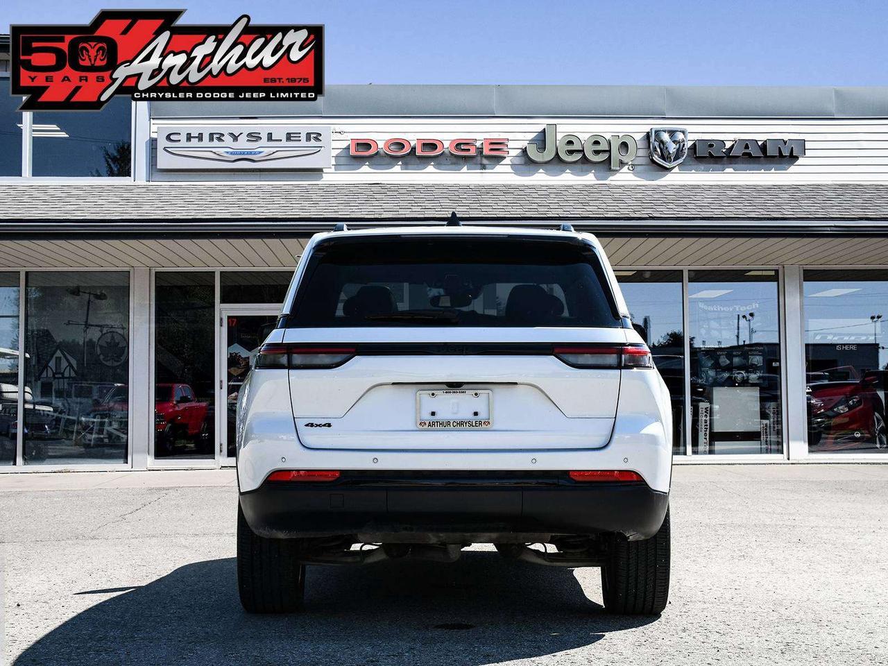 2024 Jeep Grand Cherokee ALTITUDE 4X4 Photo4
