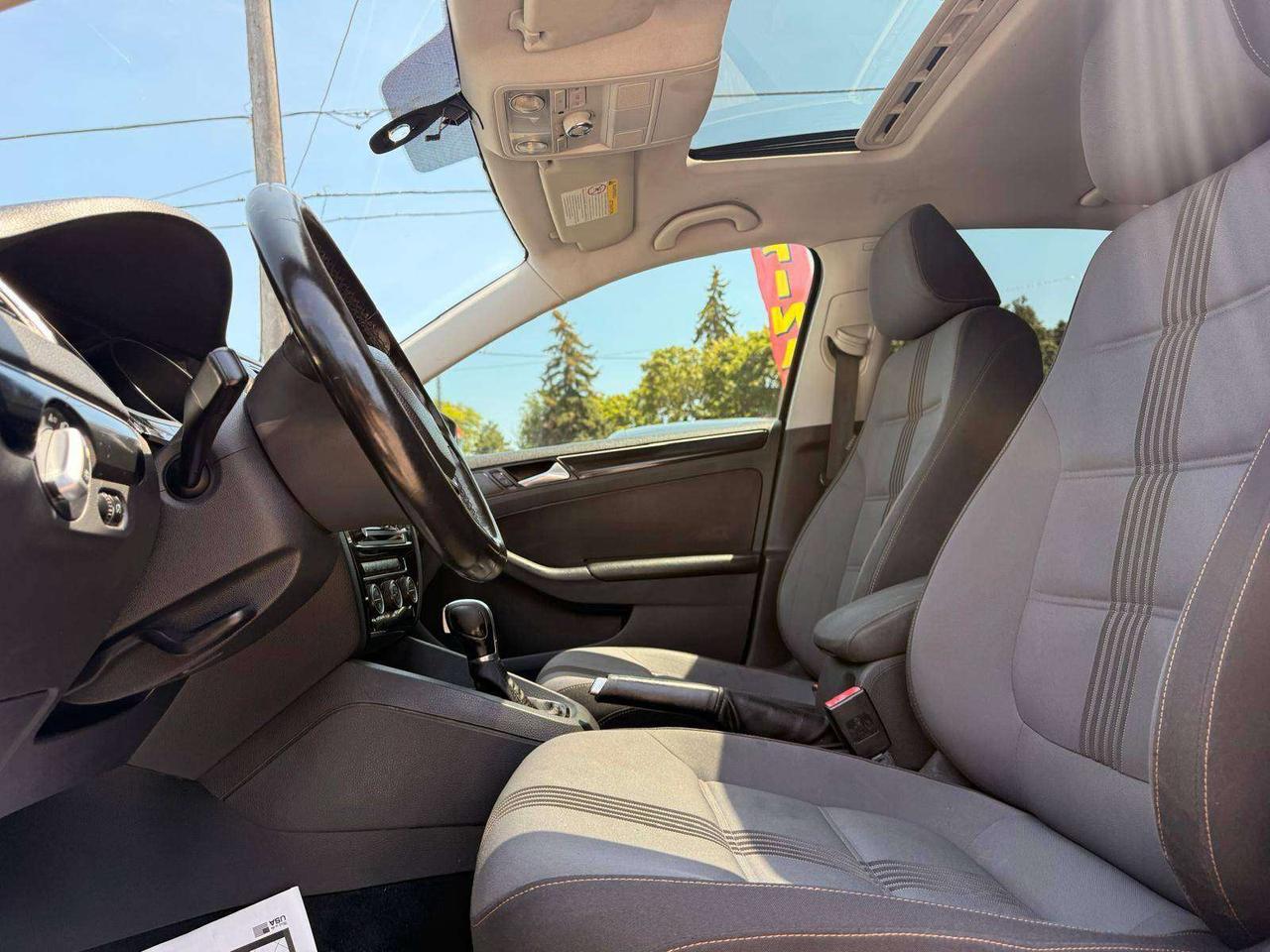 2017 Volkswagen Jetta Wolfsburg Edition Photo