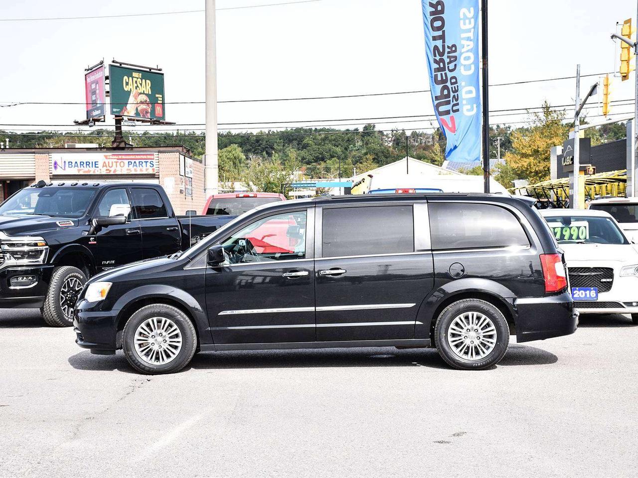 2016 Chrysler Town & Country Touring ~Nav ~Heated Leather ~Sunroof ~Camera Photo
