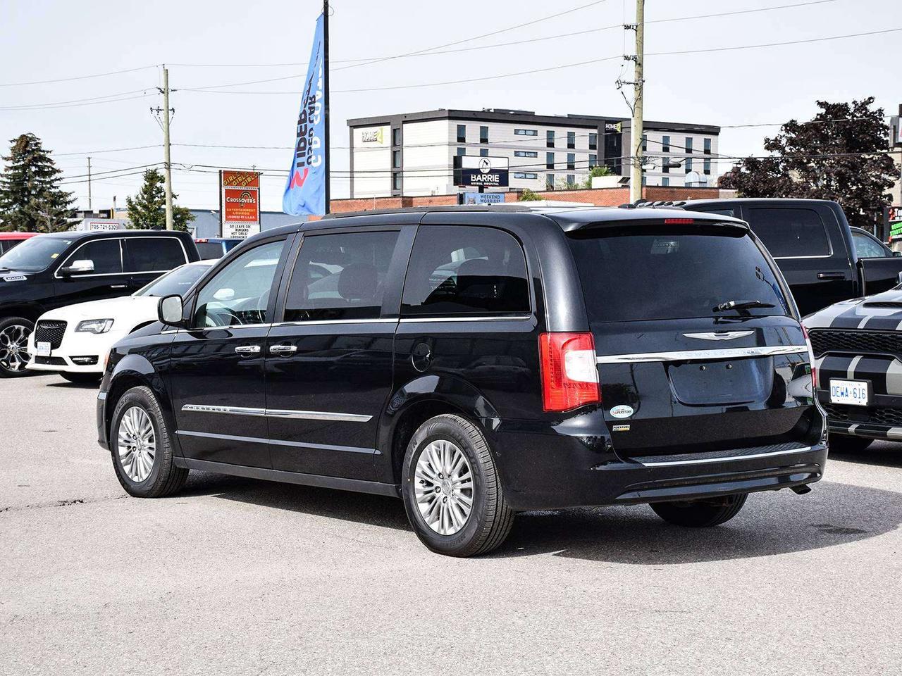 2016 Chrysler Town & Country Touring ~Nav ~Heated Leather ~Sunroof ~Camera Photo
