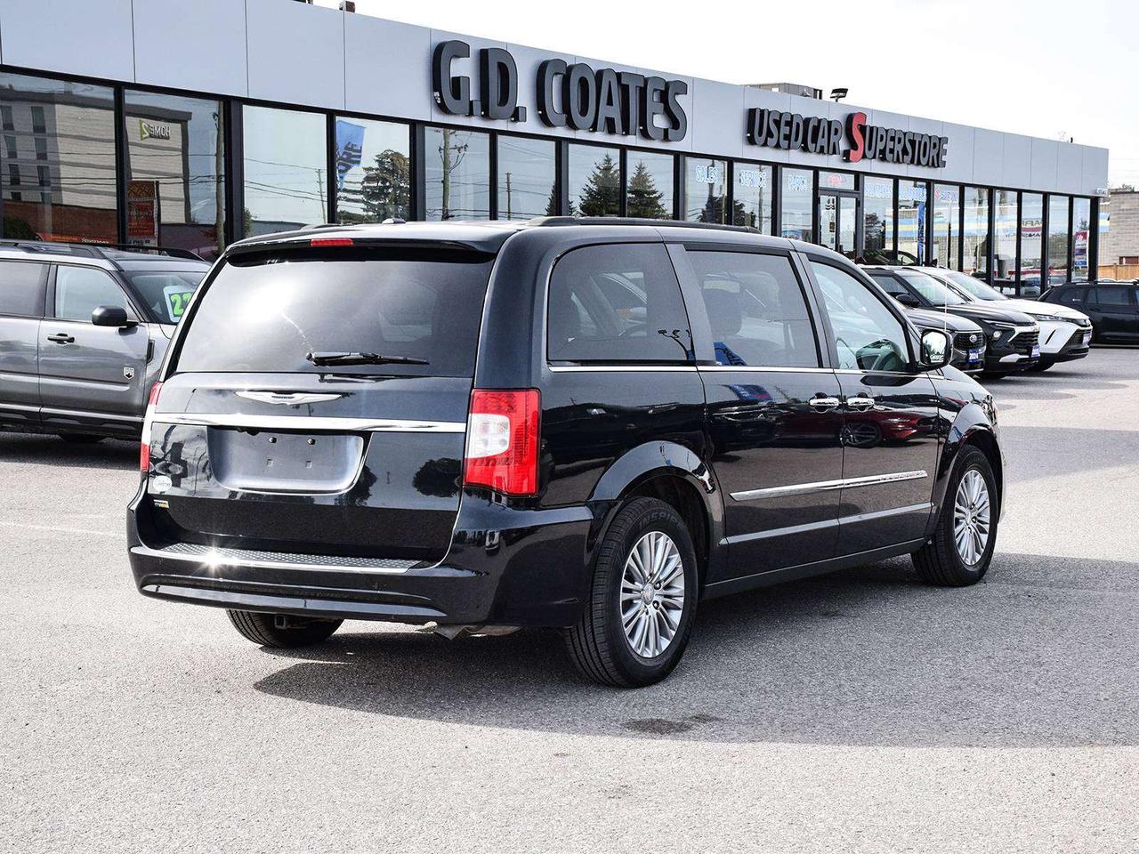 2016 Chrysler Town & Country Touring ~Nav ~Heated Leather ~Sunroof ~Camera Photo