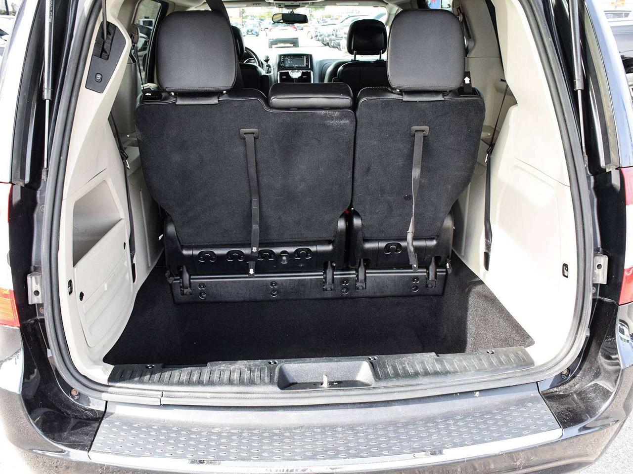 2016 Chrysler Town & Country Touring ~Nav ~Heated Leather ~Sunroof ~Camera Photo