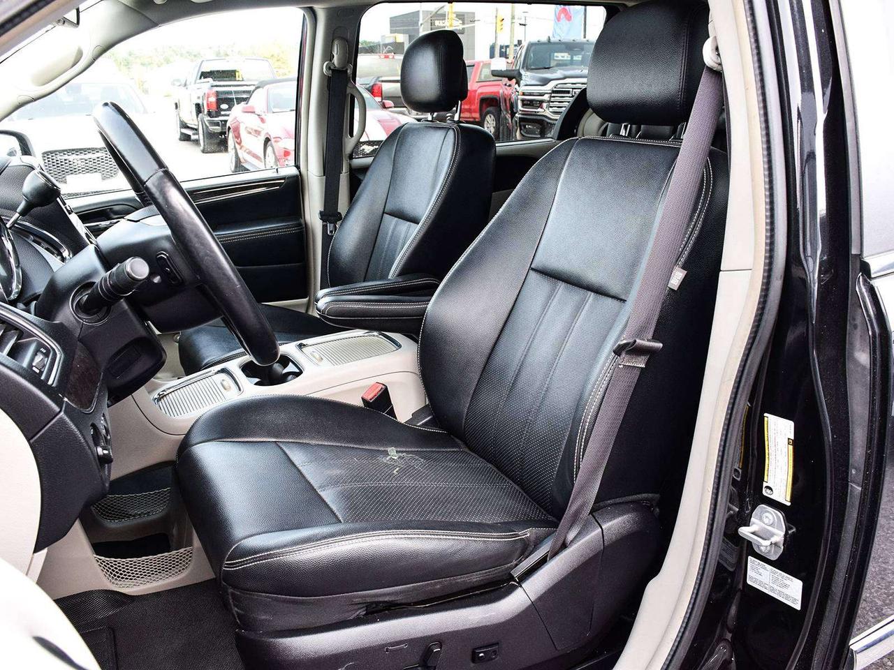 2016 Chrysler Town & Country Touring ~Nav ~Heated Leather ~Sunroof ~Camera Photo