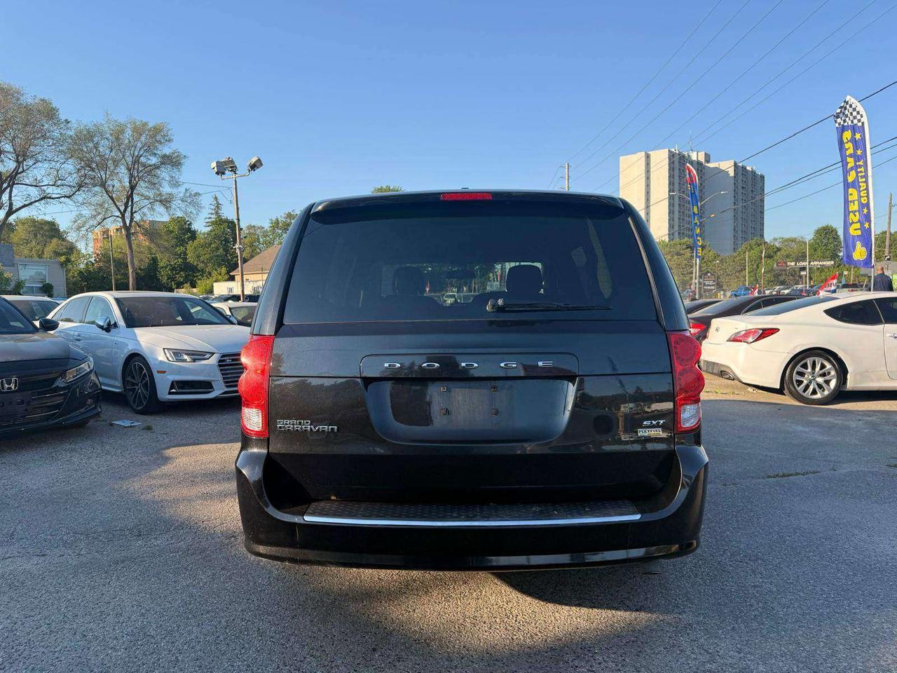 2016 Dodge Grand Caravan SXT STOW N GO **WARRANTY SPECIAL** Photo