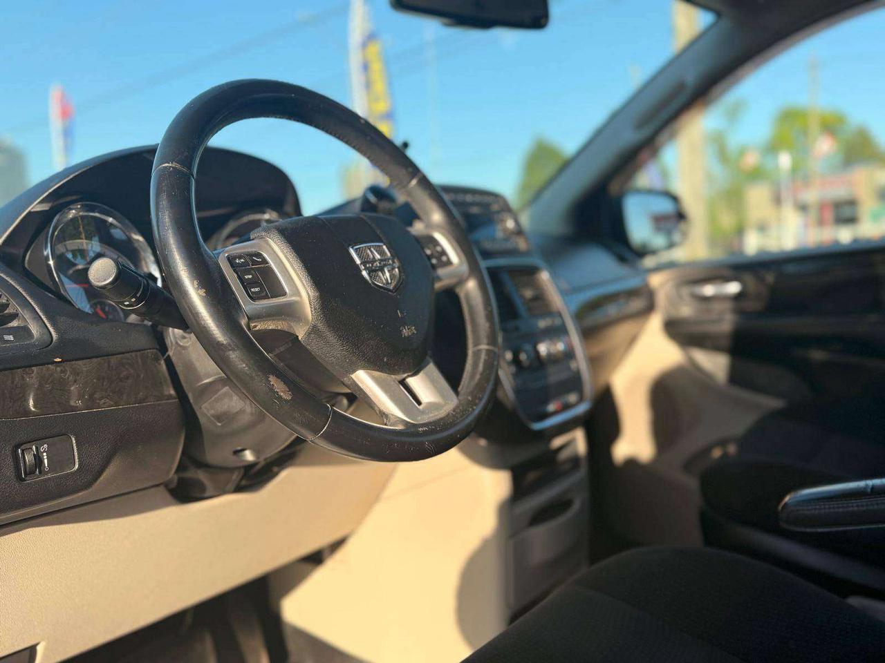 2016 Dodge Grand Caravan SXT STOW N GO **WARRANTY SPECIAL** Photo
