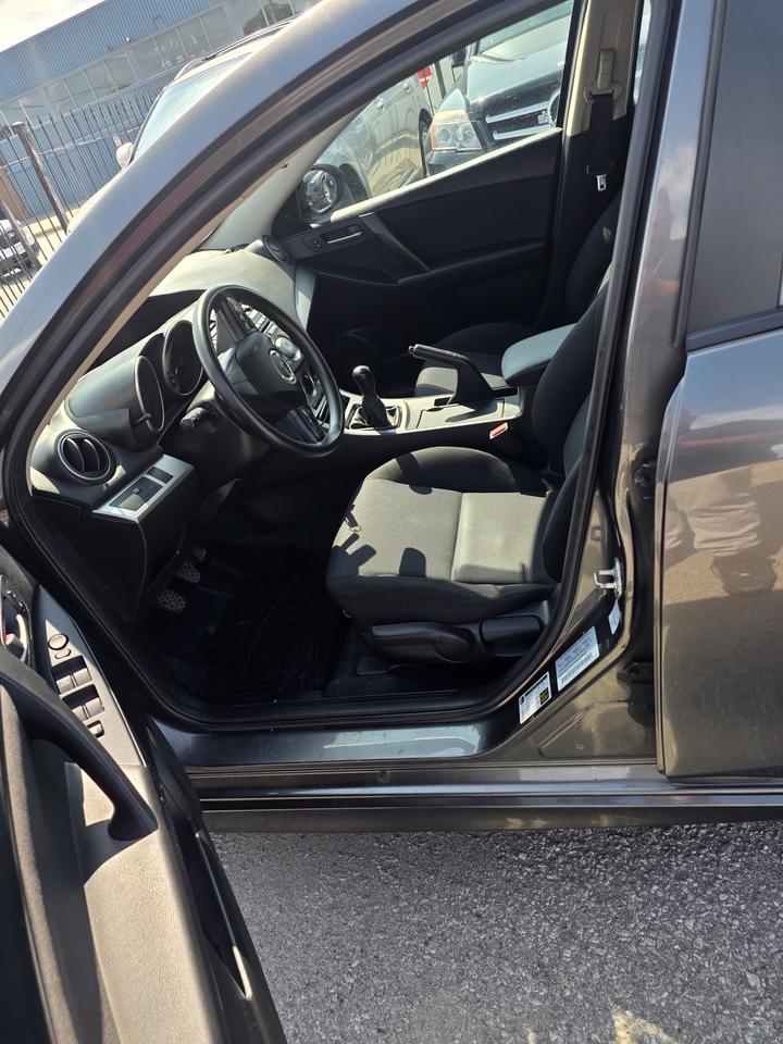 2011 Mazda MAZDA3 s Touring Photo