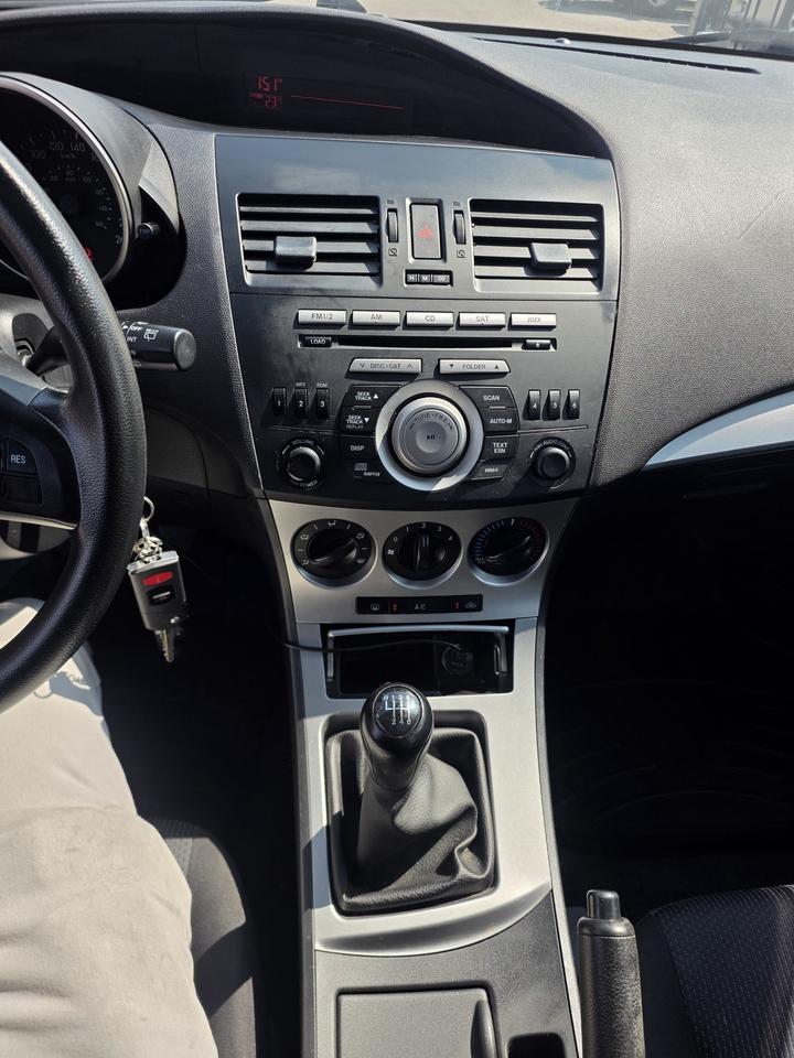 2011 Mazda MAZDA3 s Touring Photo