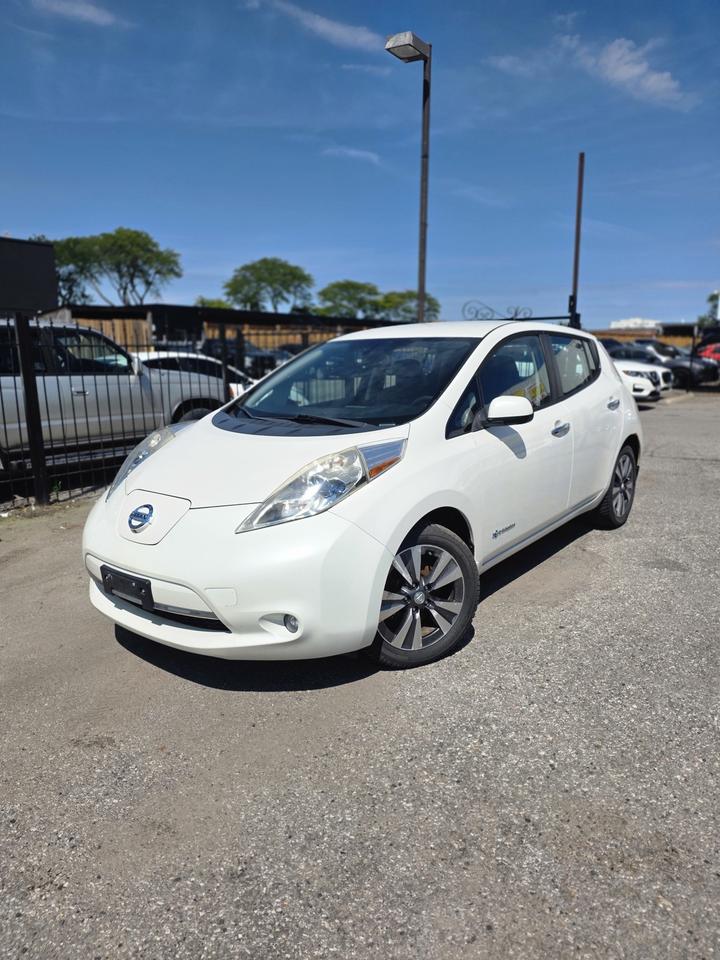 2015 Nissan Leaf SV Photo