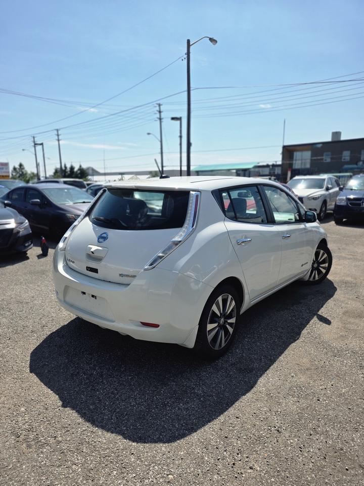 2015 Nissan Leaf SV Photo
