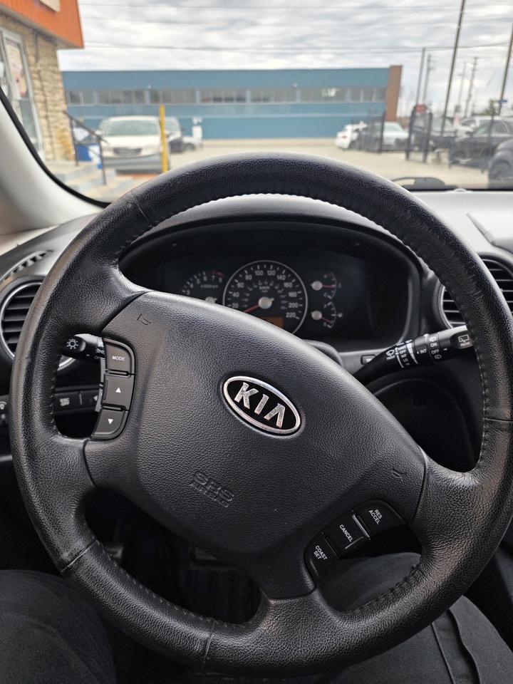 2012 Kia Rondo EX Photo