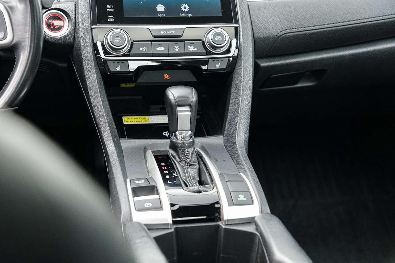 2017 Honda Civic 4dr CVT Touring Photo