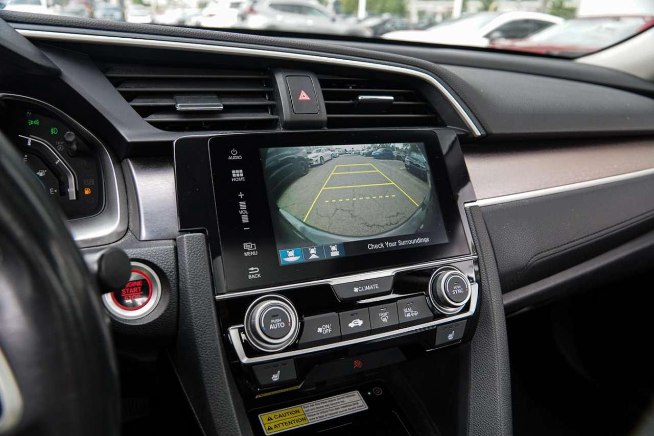 2017 Honda Civic 4dr CVT Touring Photo