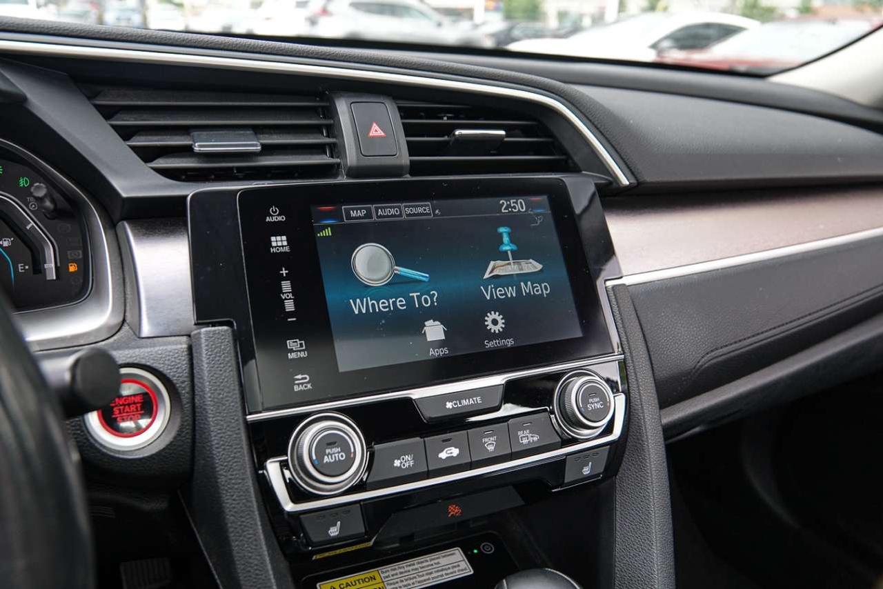2017 Honda Civic 4dr CVT Touring Photo