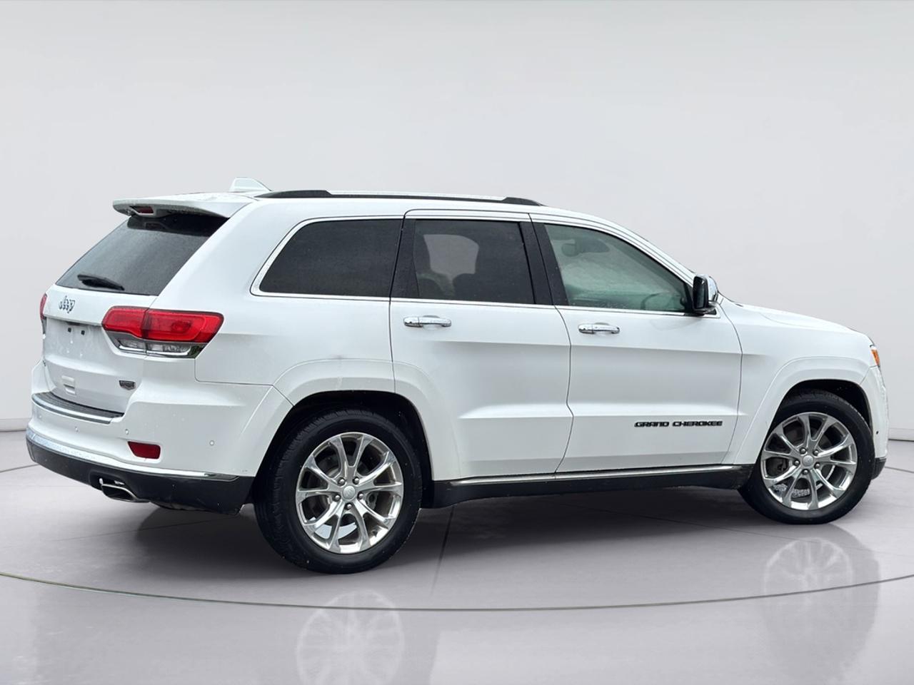 2021 Jeep Grand Cherokee 5.7L V8 Hemi, Leather, Heated & Cooled Seats Photo