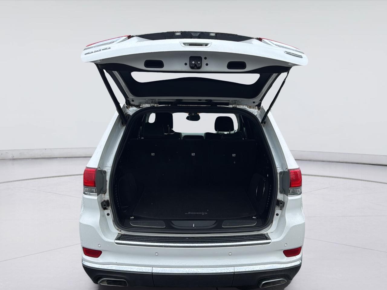 2021 Jeep Grand Cherokee 5.7L V8 Hemi, Leather, Heated & Cooled Seats Photo