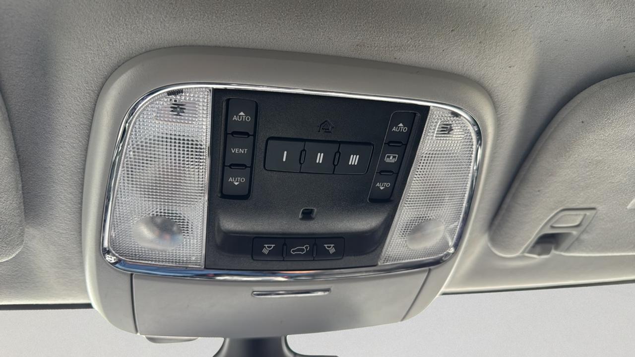 2021 Jeep Grand Cherokee 5.7L V8 Hemi, Leather, Heated & Cooled Seats Photo