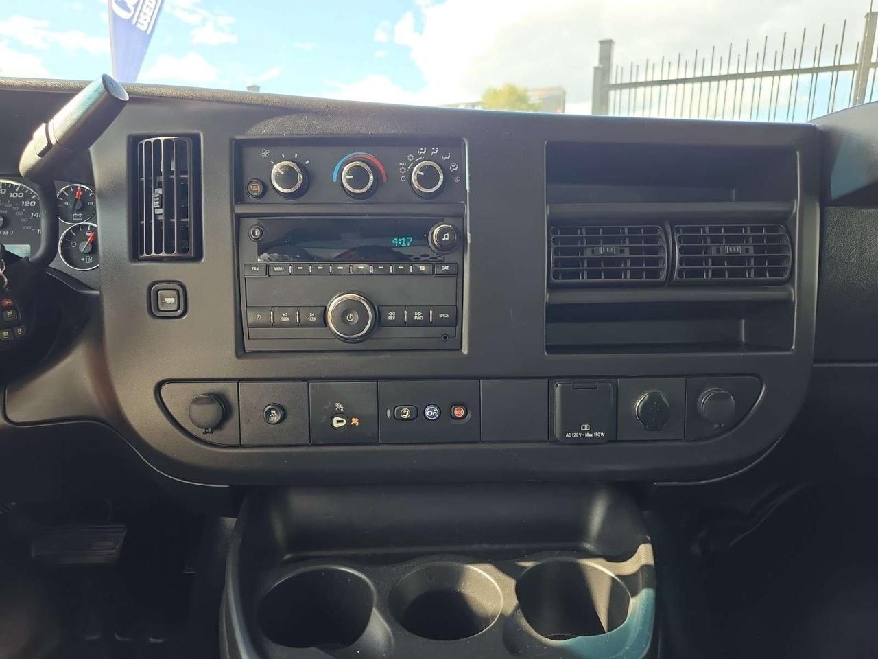 2022 Chevrolet Express 2500 135 * NO ACCIDENTS / CAMERA / SHELVES / LADDER RACK Photo