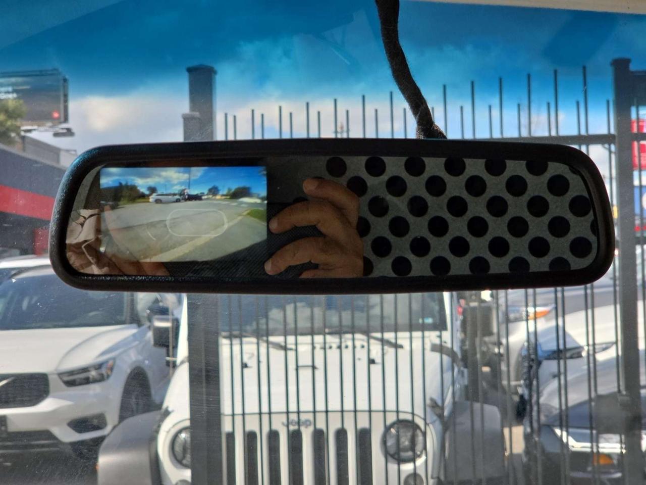 2022 Chevrolet Express 2500 135 * NO ACCIDENTS / CAMERA / SHELVES / LADDER RACK Photo