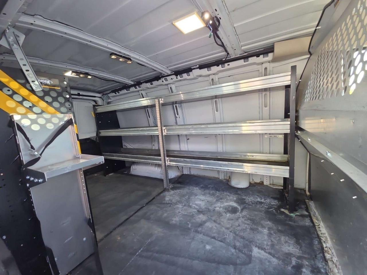 2022 Chevrolet Express 2500 135 * NO ACCIDENTS / CAMERA / SHELVES / LADDER RACK Photo