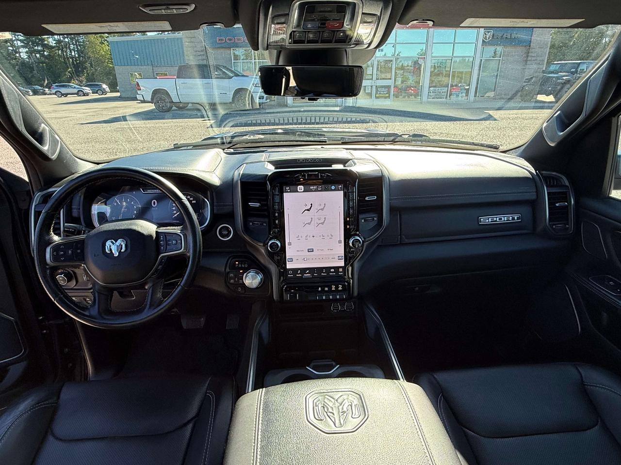 2023 RAM 1500 Sport - tow pkg - pano sunroof Photo3