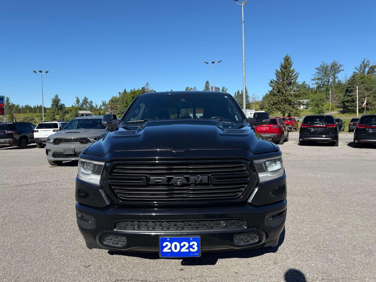 2023 RAM 1500 Sport - tow pkg - pano sunroof Photo