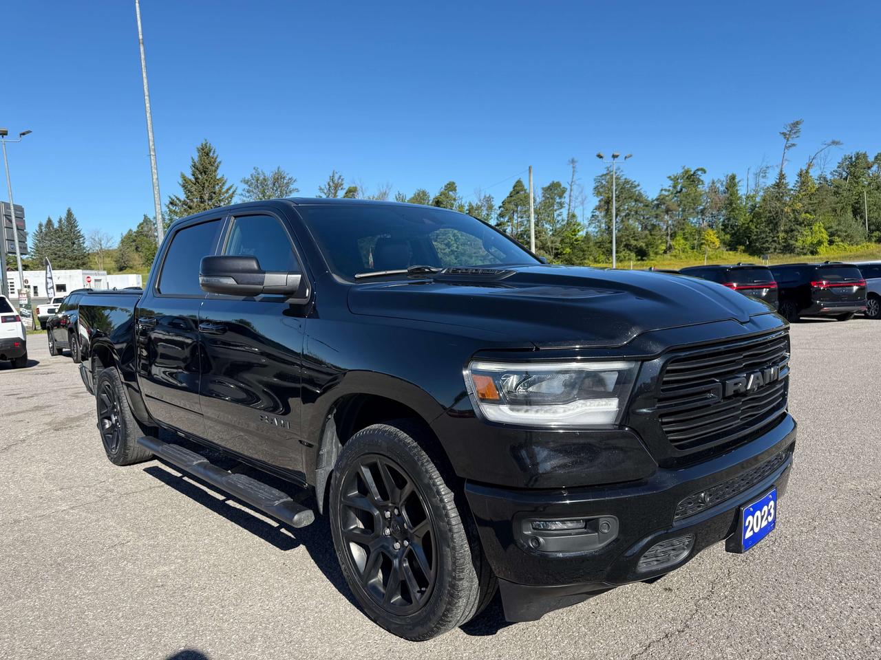 2023 RAM 1500 Sport - tow pkg - pano sunroof Photo