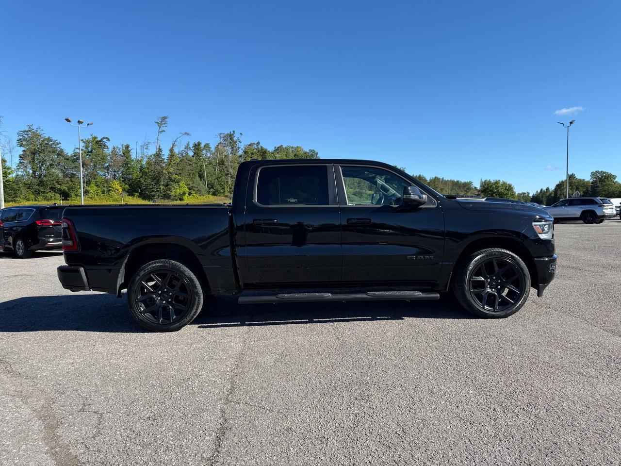 2023 RAM 1500 Sport - tow pkg - pano sunroof Photo